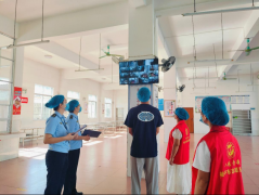 正在广西壮族自治区桂平市浔州初级中学食堂